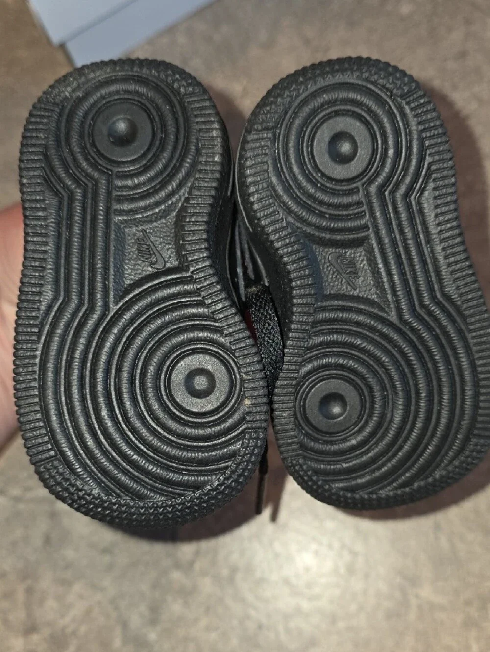 (J54) Nike Kids Black Low-Top Sneakers
